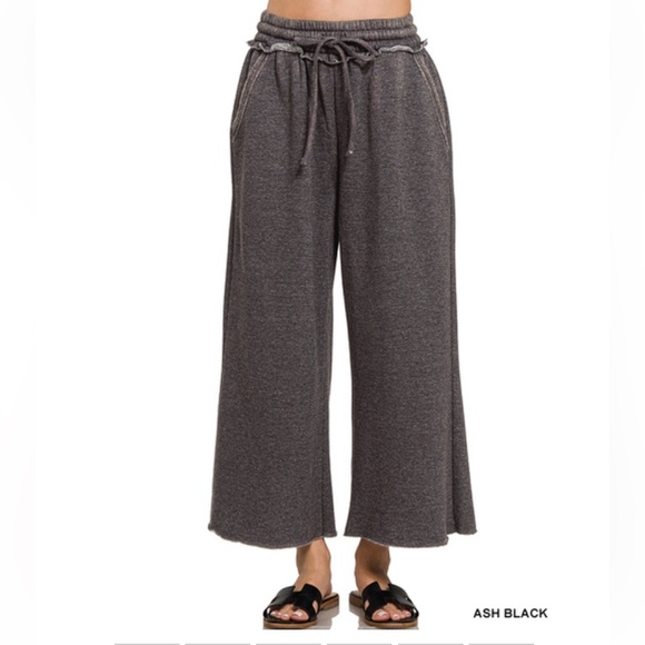 Zenana Outfitters Pants - 188 ❤️Zenana ash black cropped ACID WASH FLEECE
PALAZZO SWEATPANTS
POCKETS